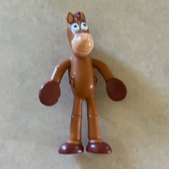 So cute! Original Disney Bendin Friends Jesse and Bullseye - Picture 4 of 5